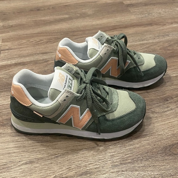 New Balance 574 Green and Pink Sneakers Size 5 - Picture 3 of 4